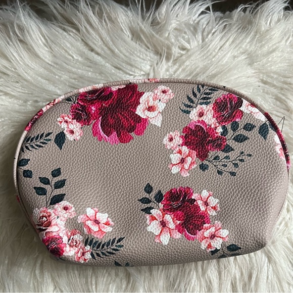 NWT Floral Guess Cosmetic Case - Picture 2 of 8